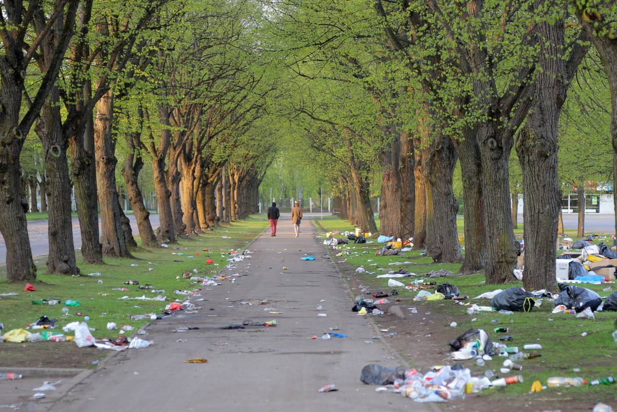 Мусор в городе картинки